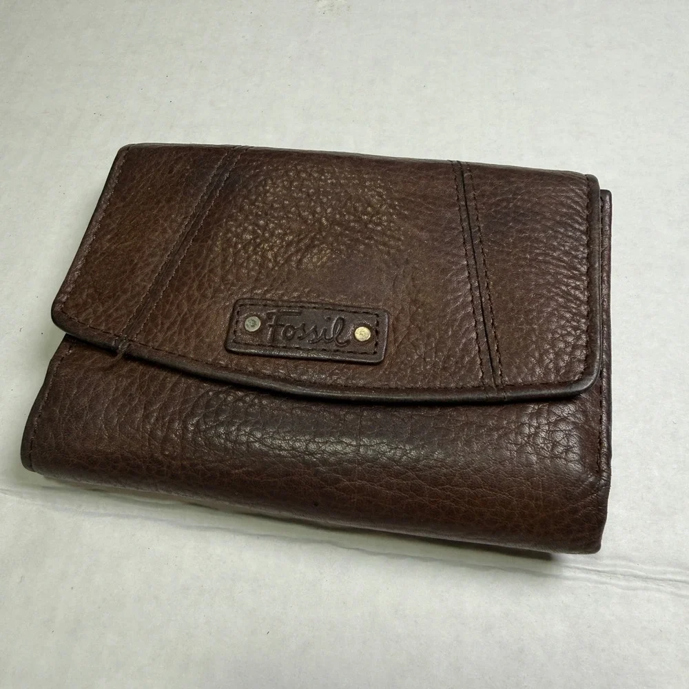 Fossil Womens Brown Pebbled Leather Trifold Wallet ID Window Coin Pocket